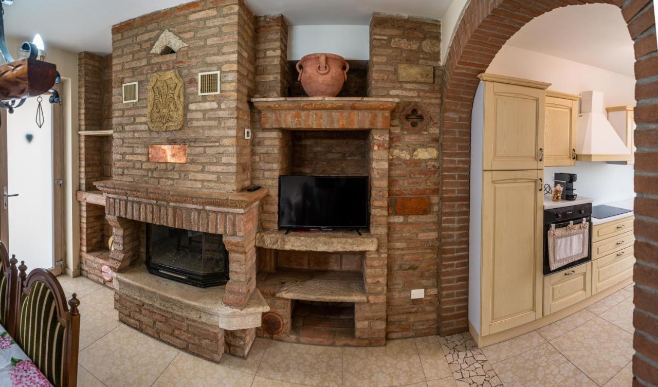 Agriturismo Le Fontanelle Da Valente 몬티키아리 외부 사진