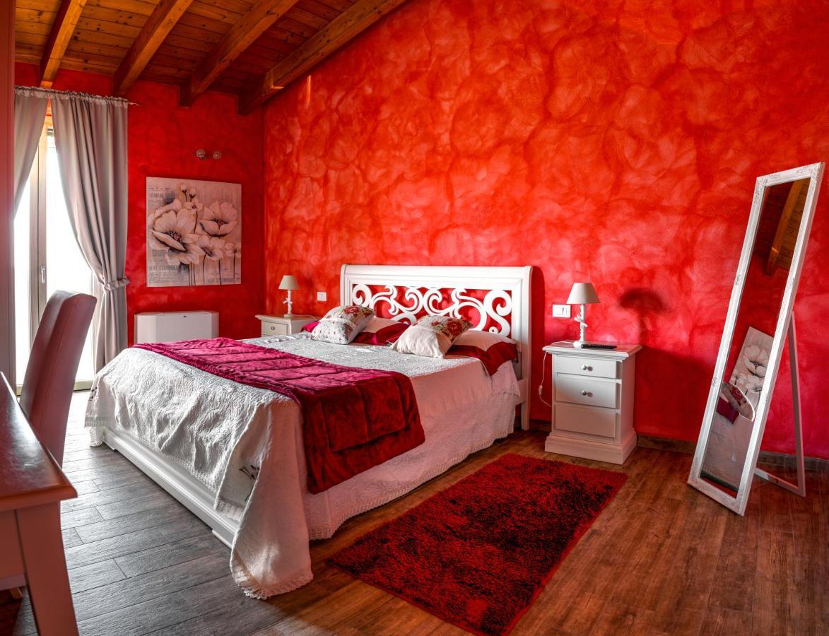 Agriturismo Le Fontanelle Da Valente 몬티키아리 외부 사진