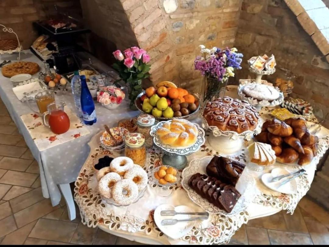 Agriturismo Le Fontanelle Da Valente 몬티키아리 외부 사진