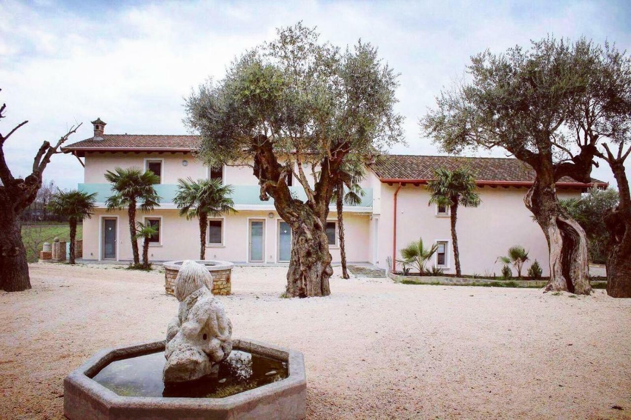 Agriturismo Le Fontanelle Da Valente 몬티키아리 외부 사진