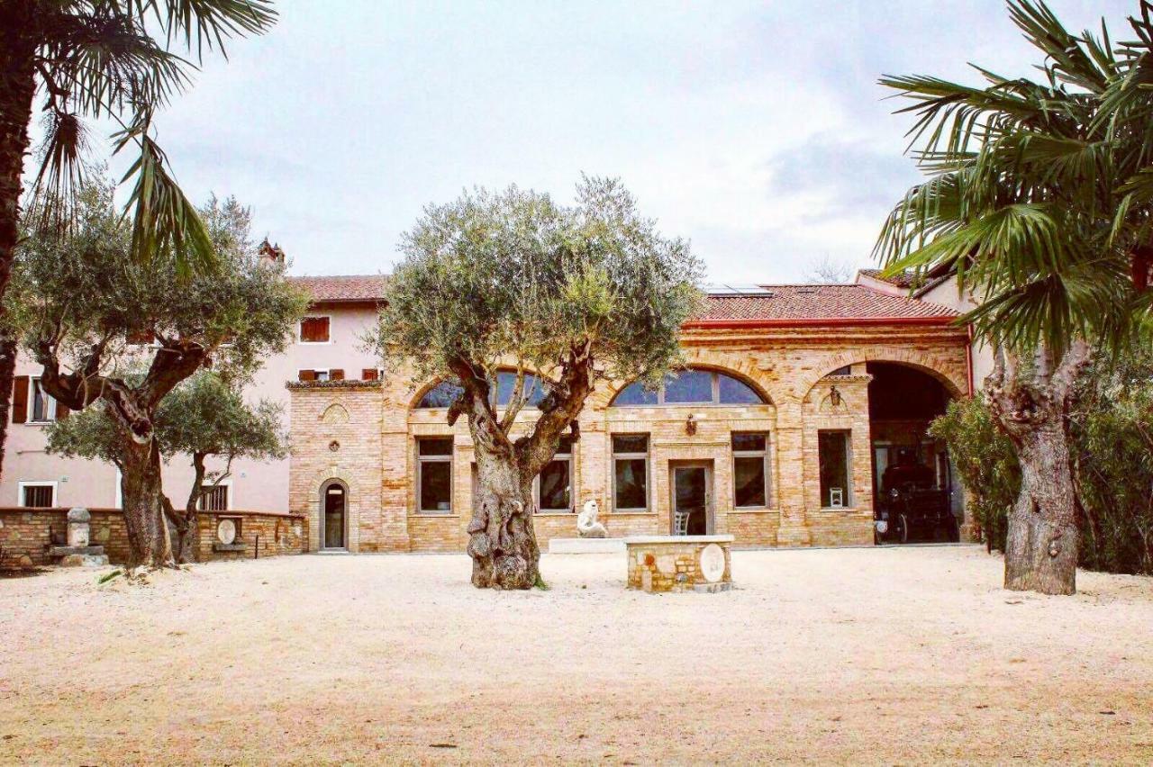 Agriturismo Le Fontanelle Da Valente 몬티키아리 외부 사진